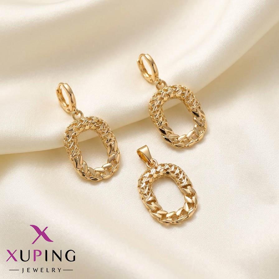 gold-textured-oval-pendant-earrings-set نیم ست زنانه ژوپینگ رنگ طلایی طرح بیضی بافت شامل گوشواره و پلاک